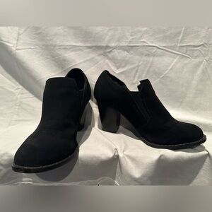 Forever brand booties size 6.5